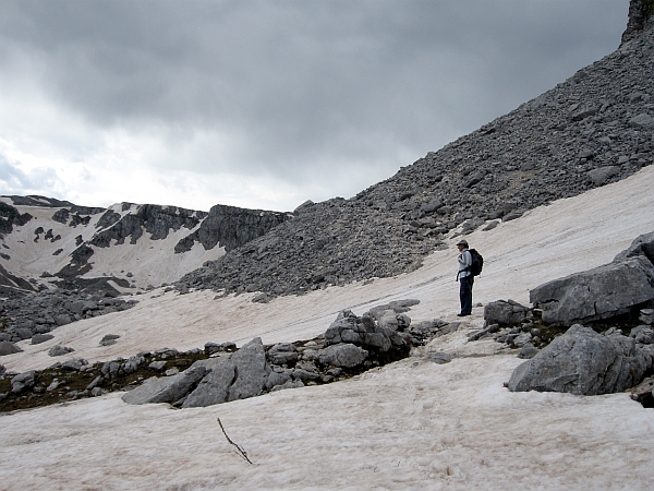 Immagine insolita: Monte Meta con il lago